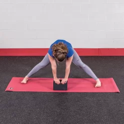 Body Solid Body-Solid Tools Yoga Block BSTYB10 11 Body Solid Body-Solid Tools Yoga Block BSTYB10 -Optimaal Fitnessapparatuur Winkel BSTYB10 DSF1859 Pose1
