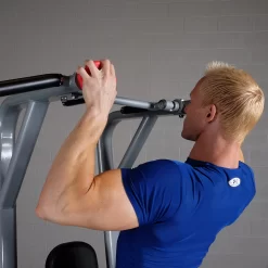 Body Solid Pro Clubline Vertical Knee Raise - SVKR1000 -Optimaal Fitnessapparatuur Winkel SVKR1000 DSCF2319